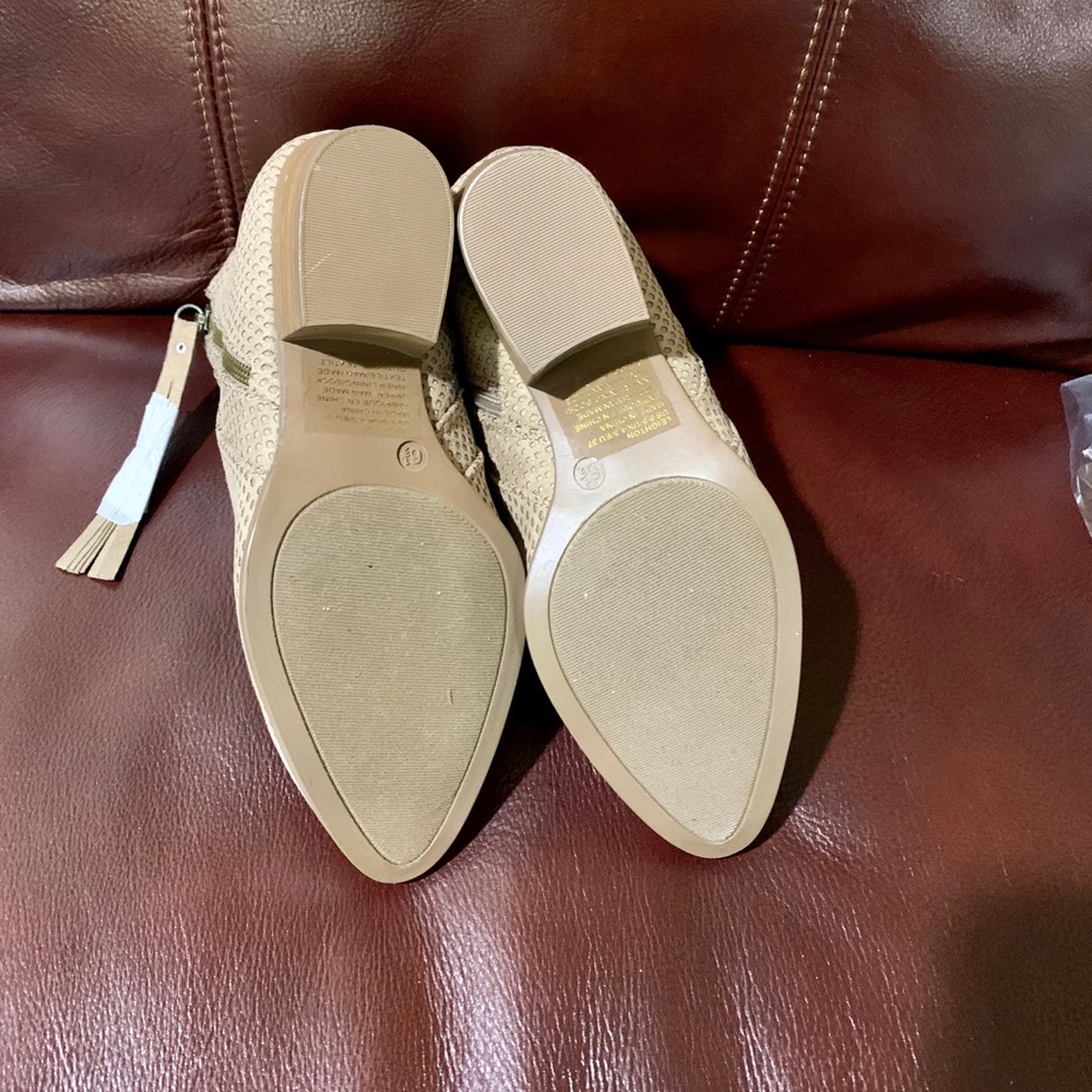 Leighton New Tan Ankle Boots - Picture 4 of 5